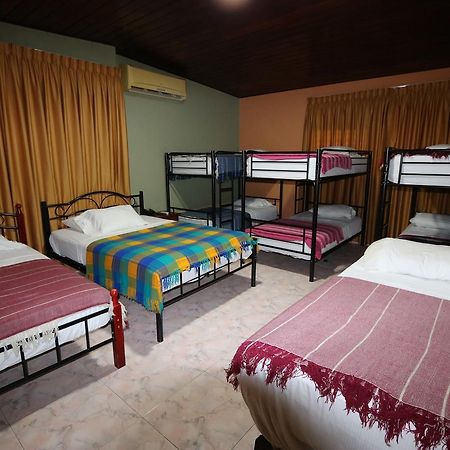 Hostal Cocos Inn Panama City Exteriör bild