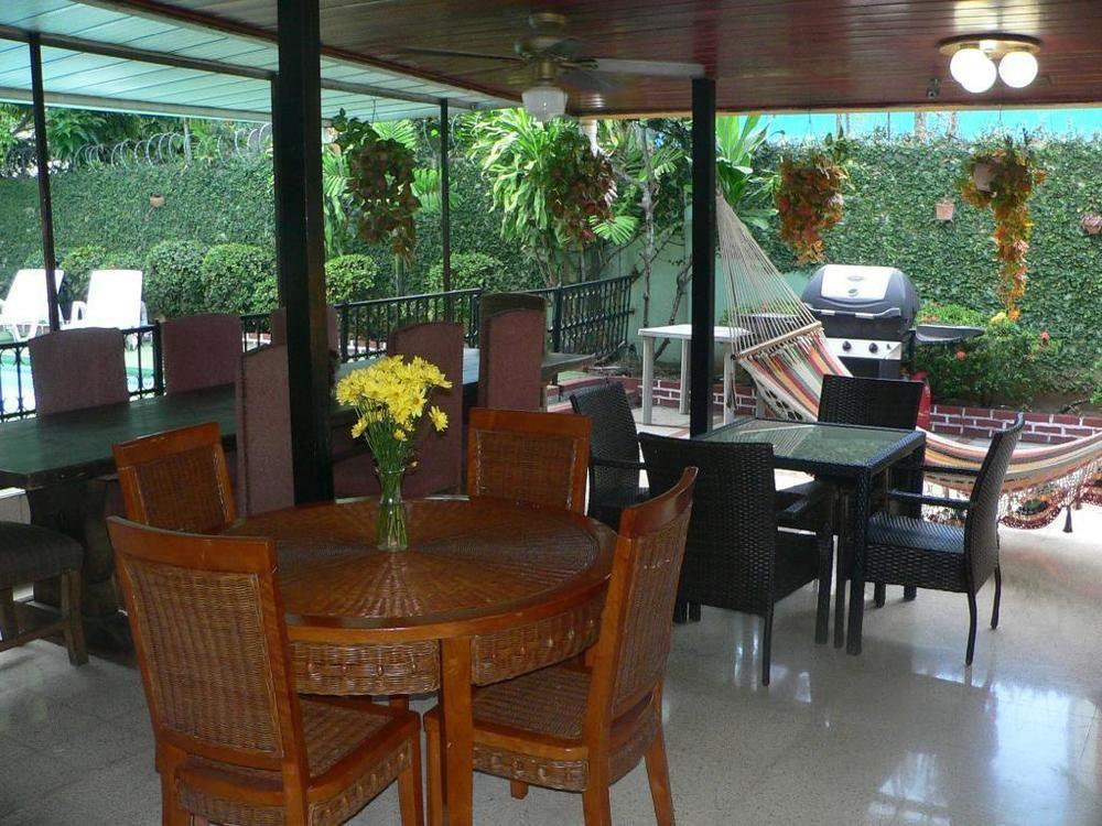 Hostal Cocos Inn Panama City Exteriör bild