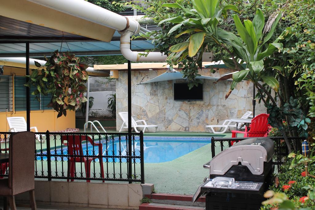 Hostal Cocos Inn Panama City Exteriör bild