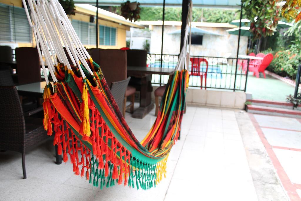 Hostal Cocos Inn Panama City Exteriör bild