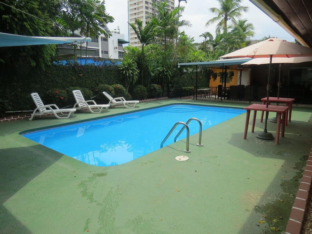 Hostal Cocos Inn Panama City Exteriör bild