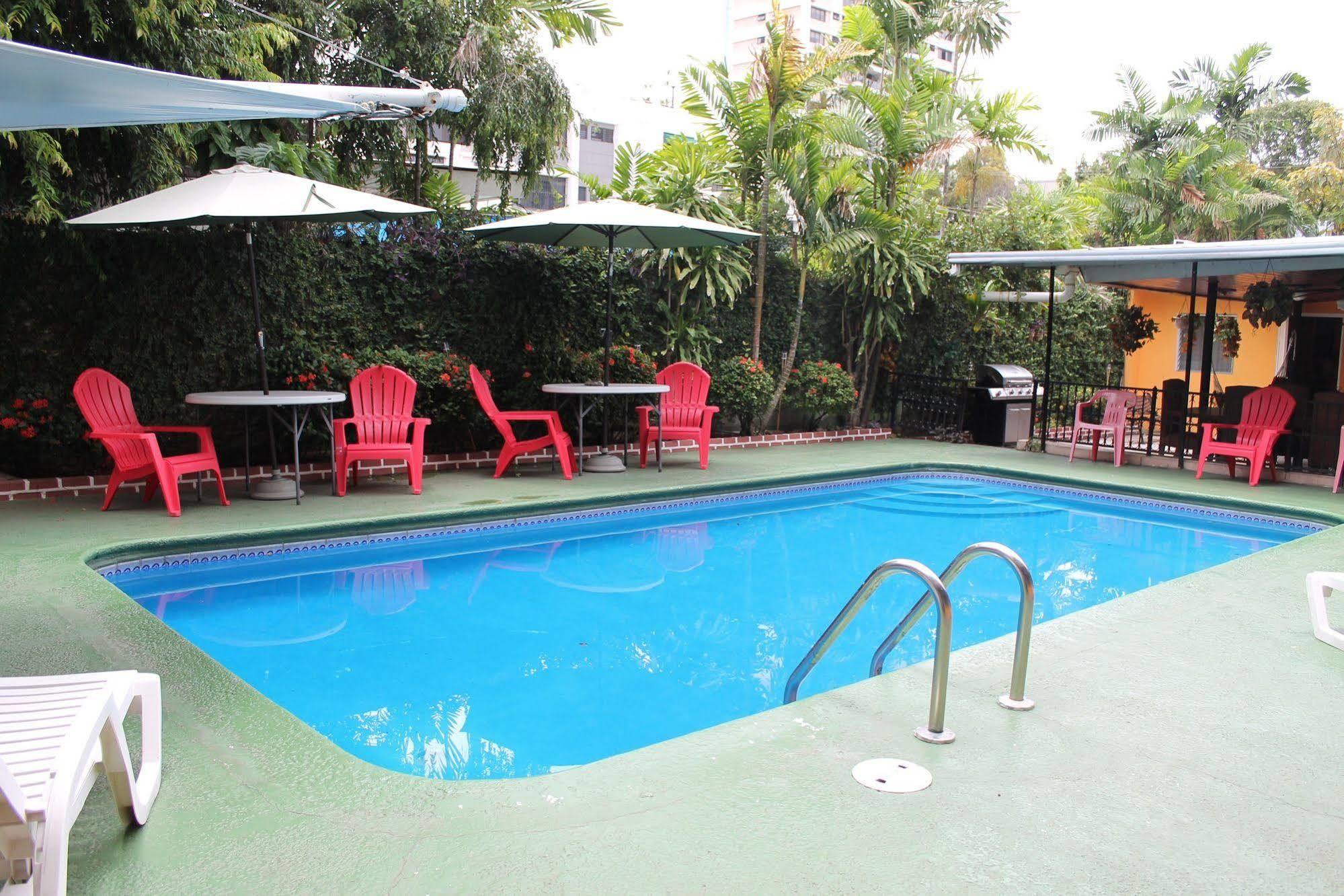Hostal Cocos Inn Panama City Exteriör bild